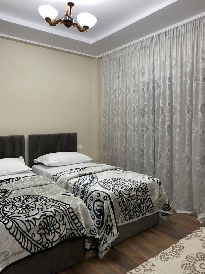 Komatas Modern Apartments In Bllok Area Тирана Екстериор снимка