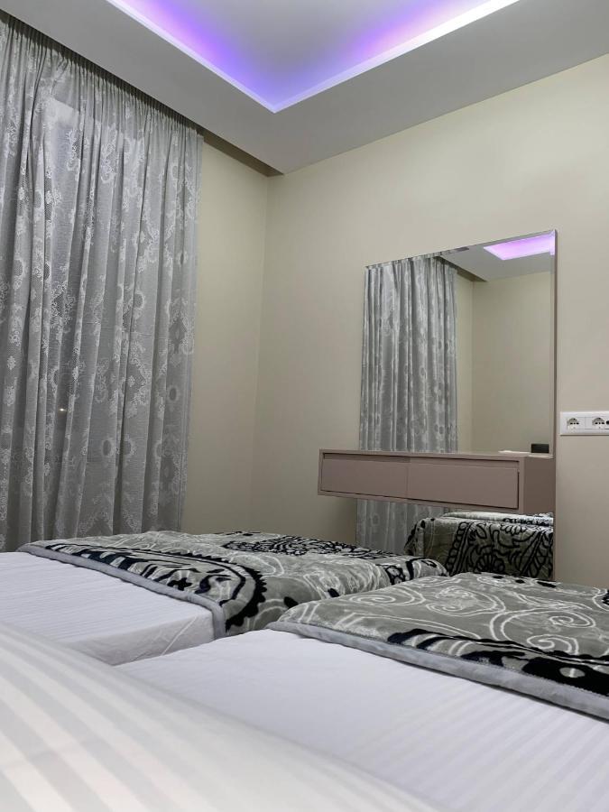 Komatas Modern Apartments In Bllok Area Тирана Екстериор снимка