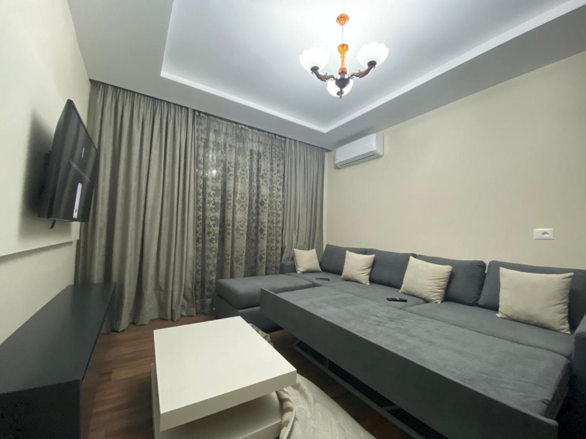 Komatas Modern Apartments In Bllok Area Тирана Екстериор снимка