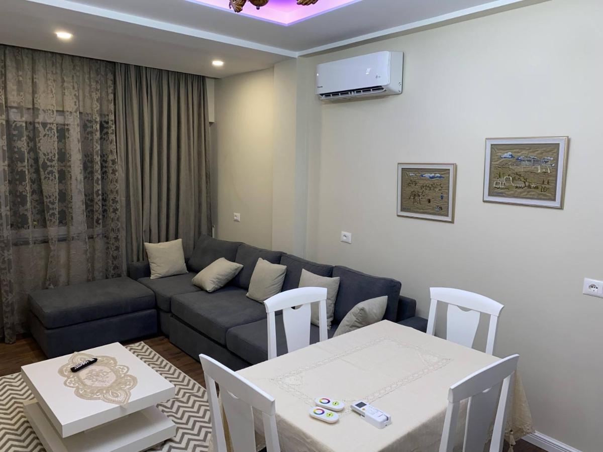 Komatas Modern Apartments In Bllok Area Тирана Екстериор снимка